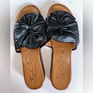 NWOB Tyche International Black Knotted Leather Sandal